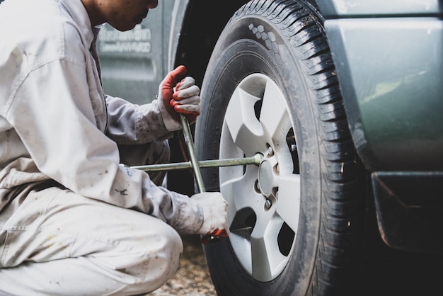 Snag this High-Performance Milwaukee Tire Inflator at 59% Off During Amazon's Black Friday Extravaganza